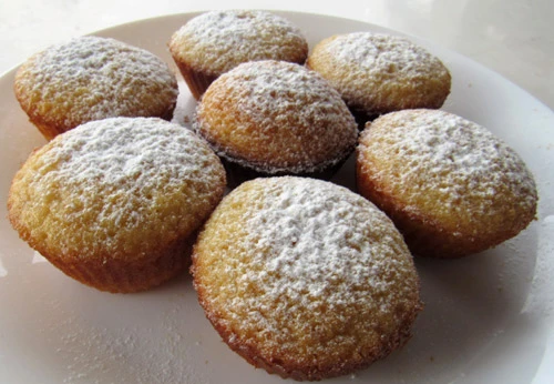 Lemon muffins with a sugar dusting